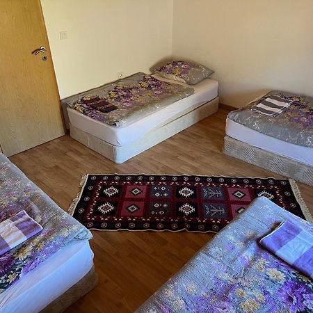 Kod Kapetana Tea Bed and Breakfast Gornji Lukomir Buitenkant foto