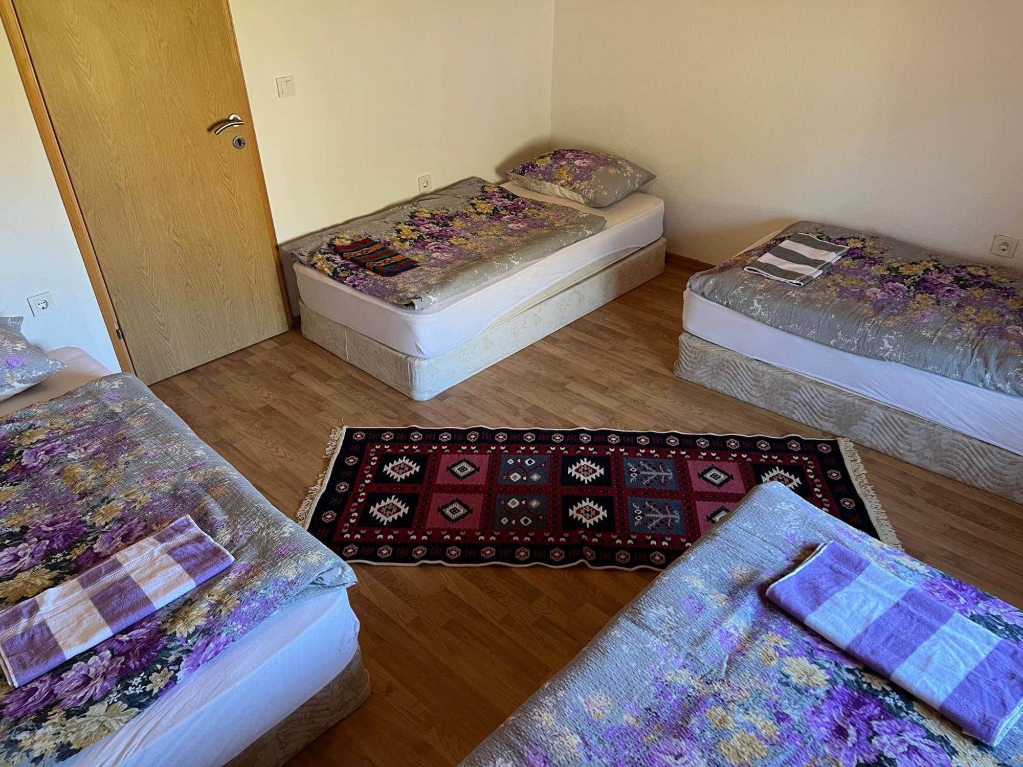Kod Kapetana Tea Bed and Breakfast Gornji Lukomir Buitenkant foto