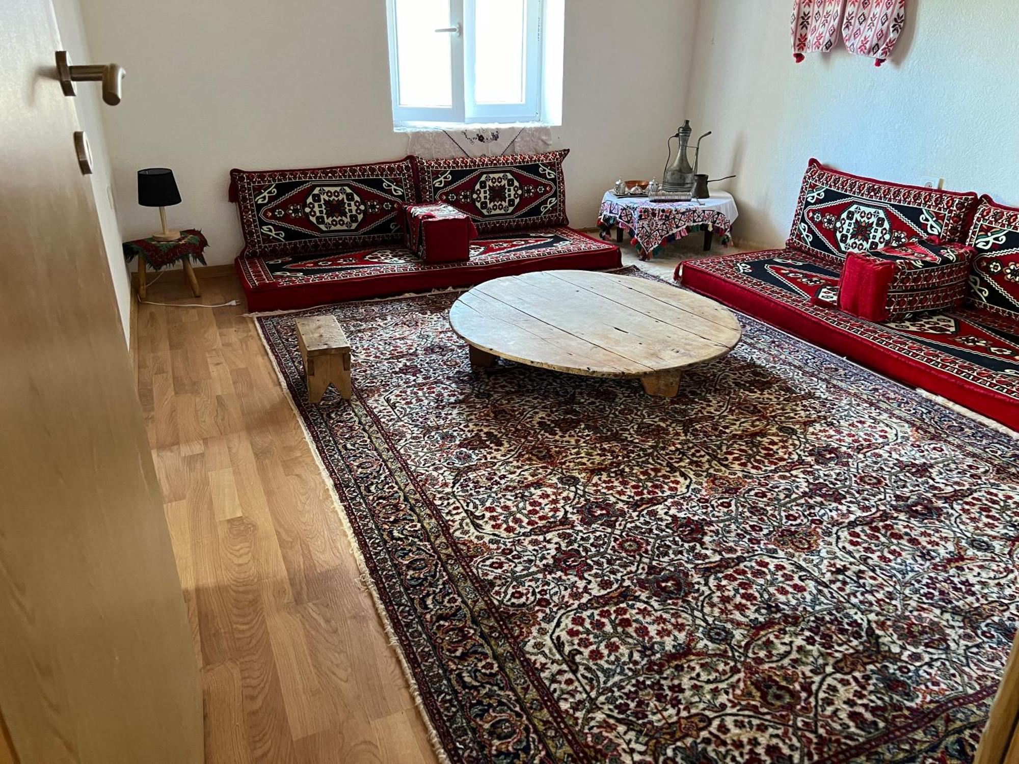 Kod Kapetana Tea Bed and Breakfast Gornji Lukomir Buitenkant foto