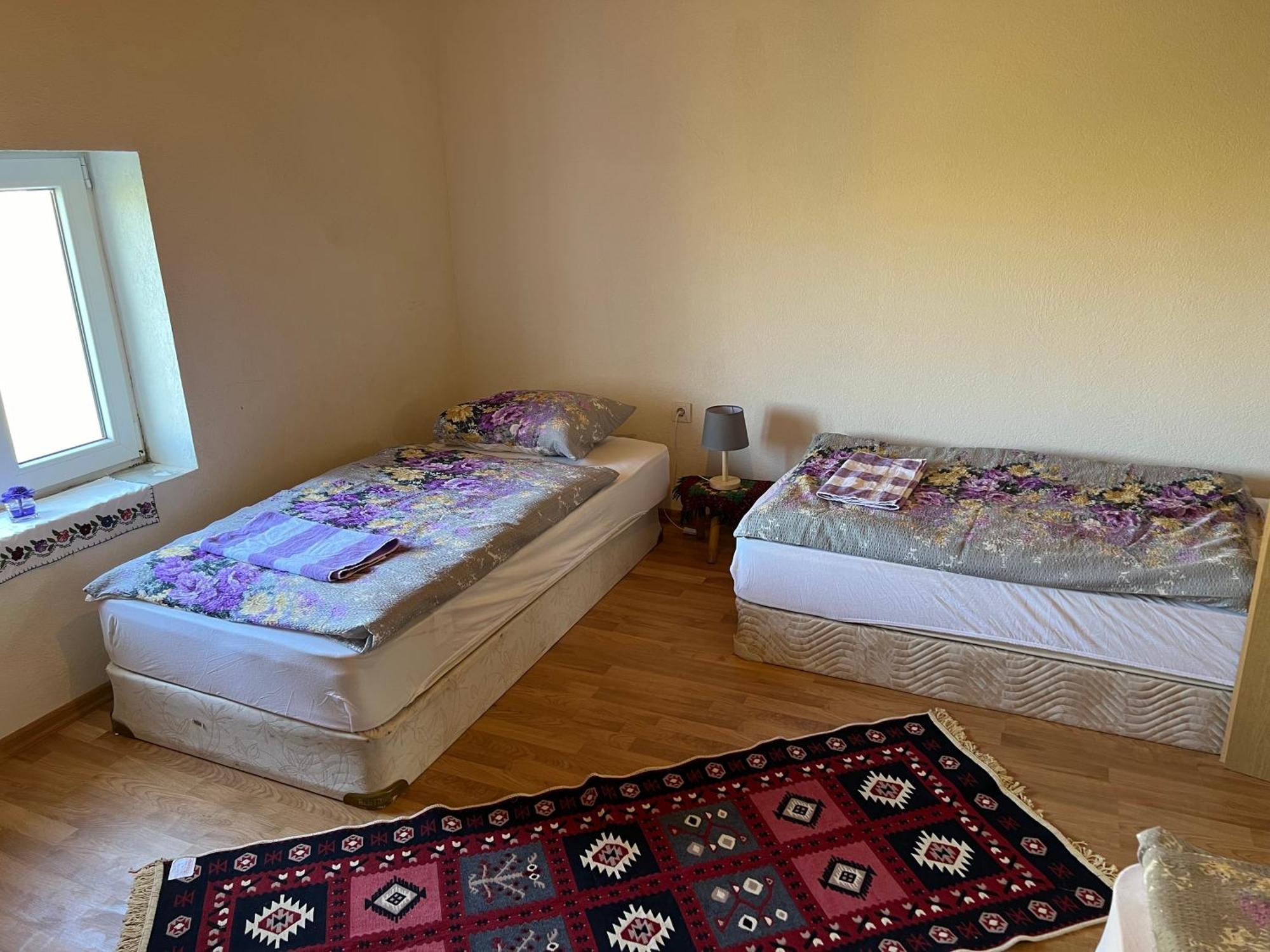 Kod Kapetana Tea Bed and Breakfast Gornji Lukomir Buitenkant foto